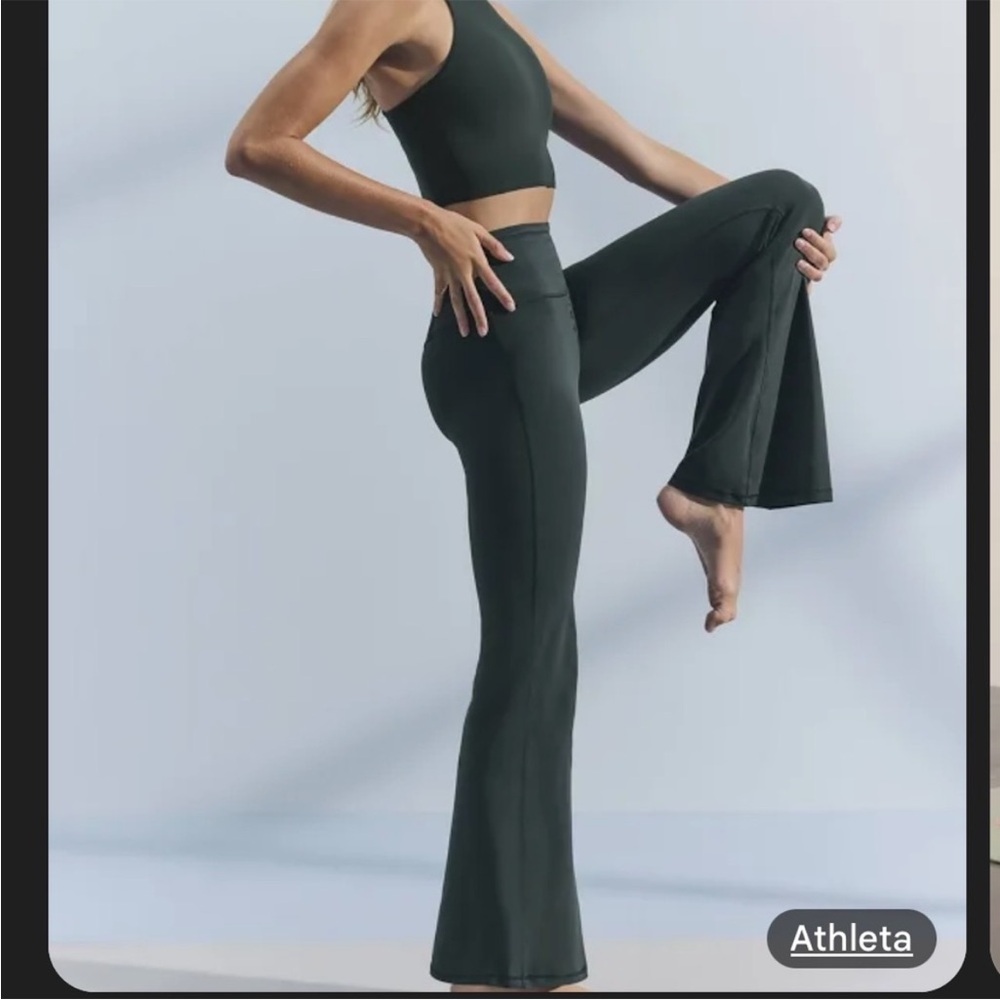 Athleta Women's Elation Flare Pants in XS Petite, dark green
